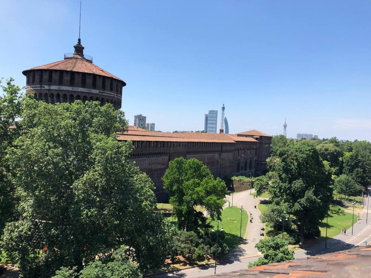 Breathtaking Castle View Youhosty - Quintino Sella Milan Exterior photo